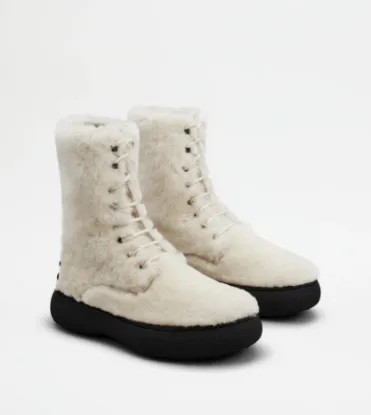 Picture of Tod's W. G. Lace-up Ankle Boots In Sheepskin - White
